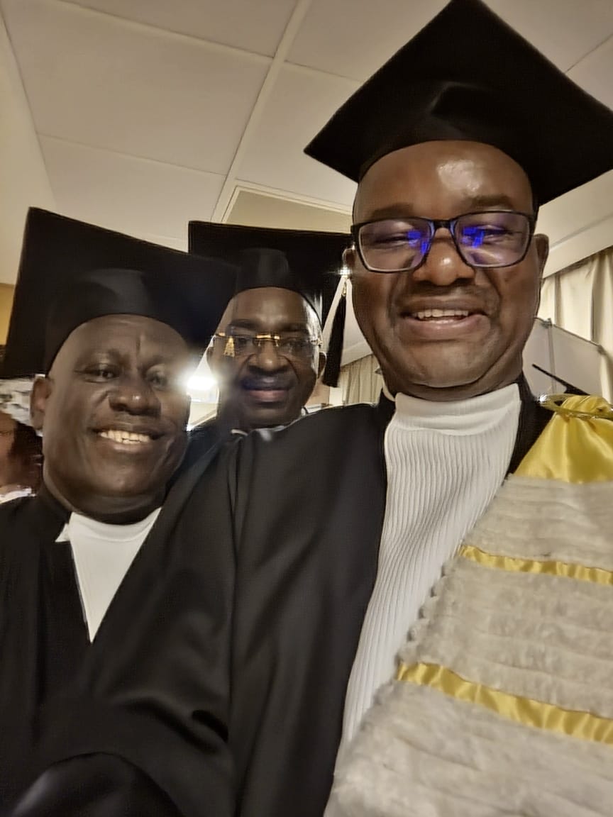 CSRS_CIV's tweet image. ✨ L'  #IARPA a décerné, mercredi 19 nov. 2025, à Dakar au Sénégal, le 𝐃𝐨𝐜𝐭𝐨𝐫𝐚𝐭 𝐇𝐨𝐧𝐨𝐫𝐢𝐬 𝐂𝐚𝐮𝐬𝐚 aux 𝐏𝐫𝐨𝐟. @Inza2017, Charlemagne Nindjin et au 𝐃𝐨𝐜 Nicolas Betsi.

Félicitations à nos vaillants chercheurs ! 👏 👏 👏 
Vive le @CSRS_CIV  ! 🥳 🥳 🥳