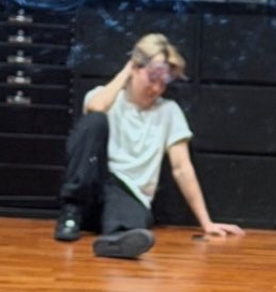 if you see jimin, 2026 is going to bring you new beginnings, big rewards, deep friendships, health, peace

if you see yoongi, 2026 is going to bring you justice, love, new opportunities, joy and comfort