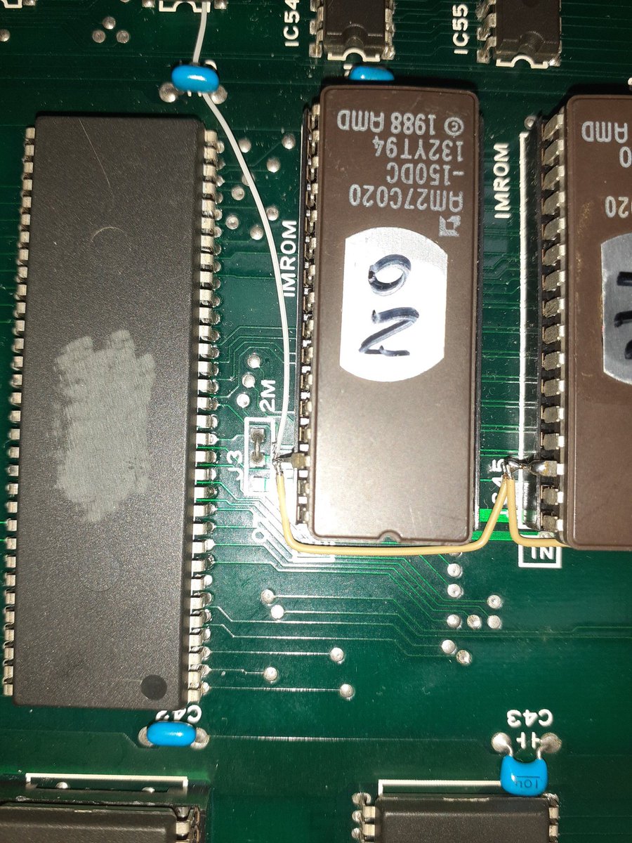 makoto195188's tweet image. #アーケード基板

まじかよ！キャラ化けがすごいなあーと基板をみてたら、
黄色の線！が取れてた。
再度、半田したら、直った
こうゆう！オリジナルパターンの場合は、なにもしてなくても、
ポロッと外れる
不細工だけど、二度と取れないくらいたっぷり半田つけてやった。