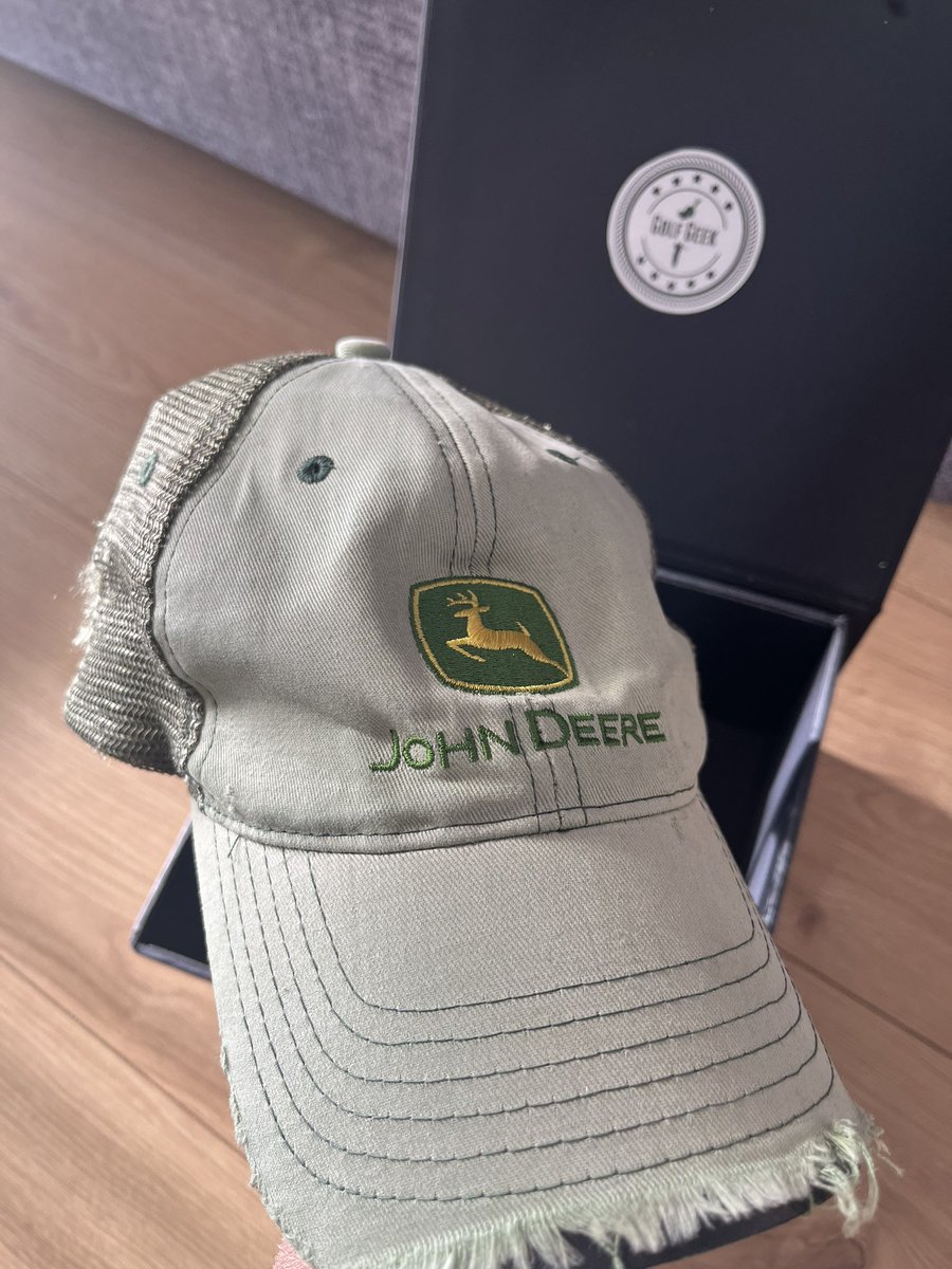 GolfGeek6's tweet image. 5 years later my cap makes it way back to me from @JohnDeere 🙌👏🏻

When asked to showcase my truckers cap, with its stories over in the US I was more than happy - knowing it was going to be looked after.

Now it’s back home, Brings back great memories 💪 

🦌 🟢 🟡 #johndeere