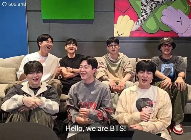 joacodebts's tweet image. como que hobi dijo que iba a hacer live con los miembros en diciembre help im still at the restaurant