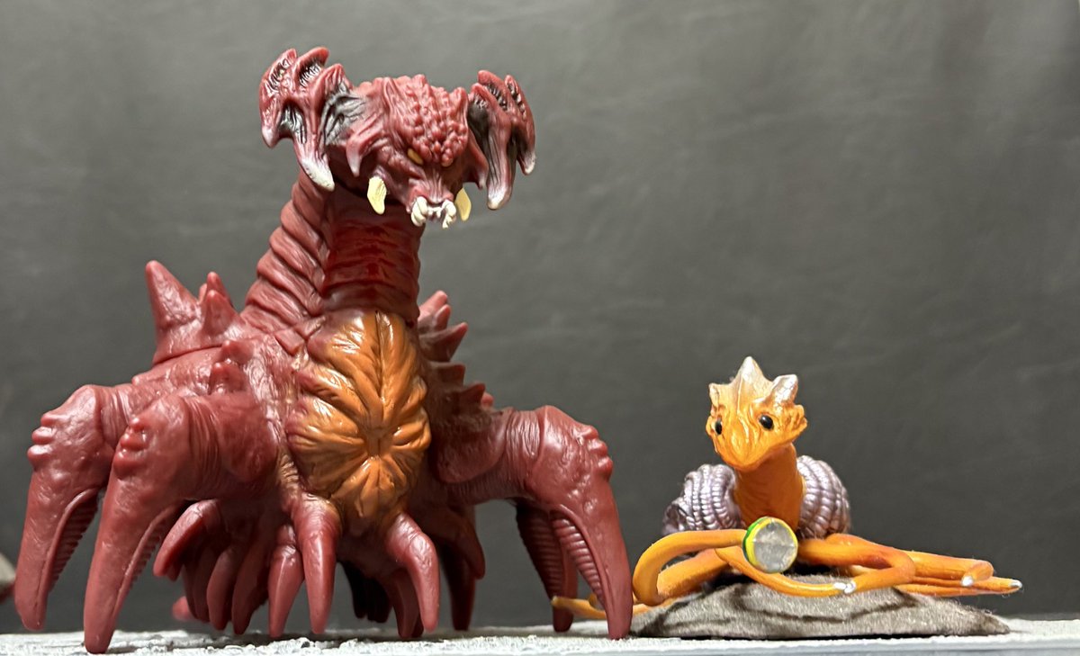 みなさんこんにちわ 幼体ってついてるからかわいい赤ちゃん怪獣ですよ