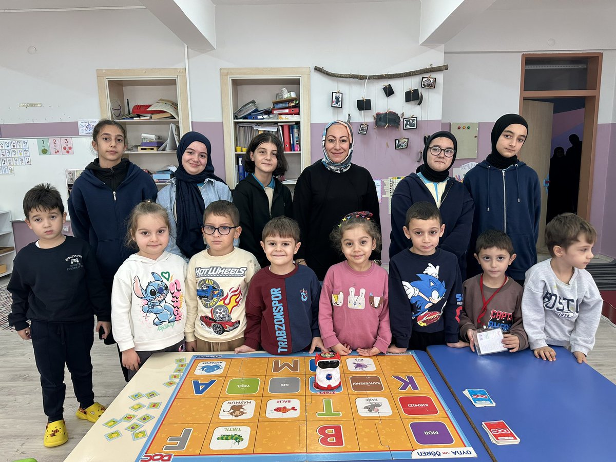 sehitgokhanuzun's tweet image. #codeweek Okulumuz öğrencilerinin Codeweek günlerinde yapmış olduğu kodlama çalışmaları. Bilişim Teknolojileri öğretmenimiz Aslı KOCAOĞLU, Codeweek günlerindeki ilk çalışmasında 7. sınıf öğrencilerine “Compute it” kodlama uygulamasını yaptırdı.