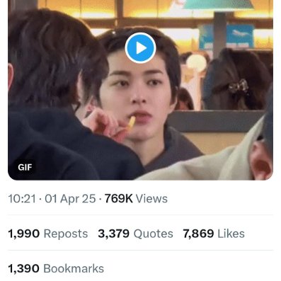 BooksUFriends's tweet image. ถ้าแฟนคลับคอร์ติสรุ่นแรกจริงๆ เราว่าไม่มีใครเรียกน้องด้วยชื่อภาษาไทยนะ เพราะคนที่มายุคแรกๆจะติดลุคที่เป็นไวรัลก่อนเดบิวต์แน่ๆ ทั้ง 5 คนจะมีชื่อเรียก ตั้งแต่ก่อนเปิดตัวดังนี้

มาร์ติน เรียก มาร์ติน
เจมส์ เรียก เจมส์ เทรนนี่เอ ต่อมาก็เรียกเจมส์เฉยๆ
จูฮุน เรียก จูฮุน

ซองฮยอน เรียก…