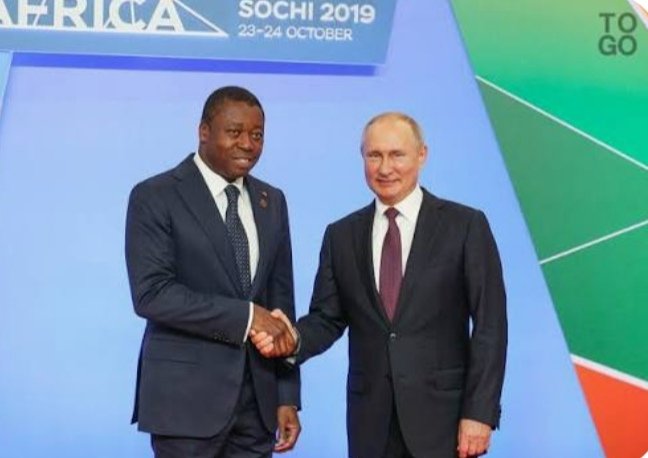 malkoomx00's tweet image. #Russie #Togo
🇹🇬🤝 🇷🇺
Faure Gnassingbé remercie le président #Poutine pour son soutien chaleureux à l&apos;AES #Niger #Mali #BurkinaFaso et à toute l&apos;#Afrique dans la lutte contre le terrorisme.

Par cette déclaration, Faure Gnassingbé prend ses distances avec la #CEDEAO et #Paris
⤵️