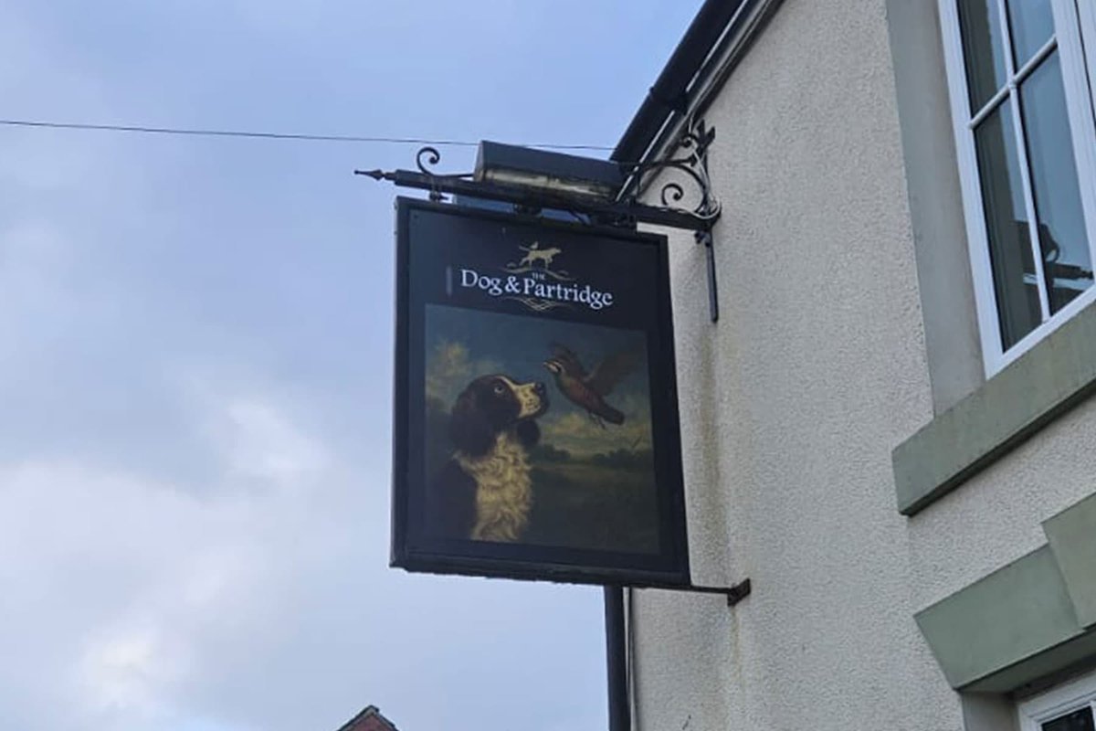 UFUDirectory's tweet image. New signage for The Dog &amp;amp; Partridge 🍺

We designed, produced, and installed eight custom pub signs with durable laminated vinyl on aluminium composite for a professional finish that lasts.

📞 Get in touch for a signage quote!

#PubSignage #VinylGraphics #PoppySigns