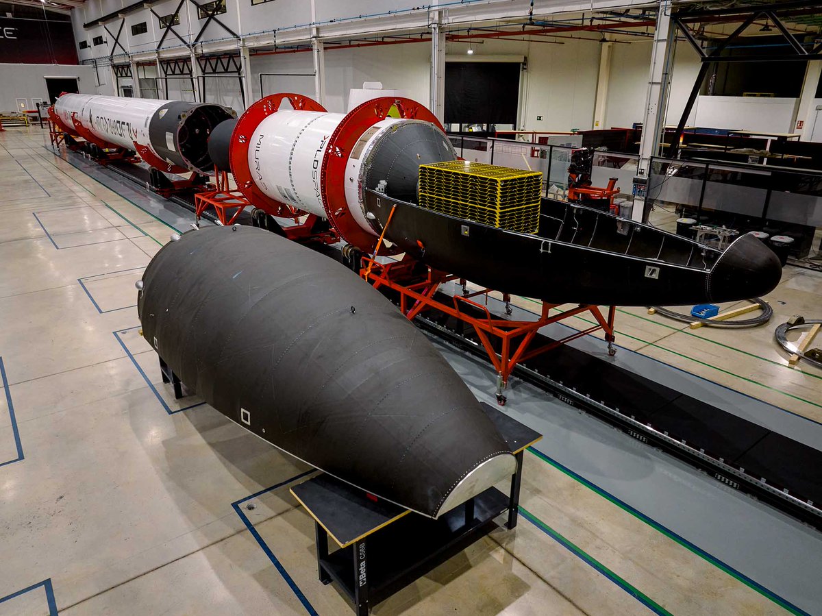 PLD_Space's tweet image. Unveiling the first MIURA 5 launch vehicle qualification unit!

This is the first qualification model (QM1) of our MIURA 5 orbital launch vehicle, designed to complete the validation of fully assembled subsystems ahead of flight:

✅ Second stage → After structural testing, this…