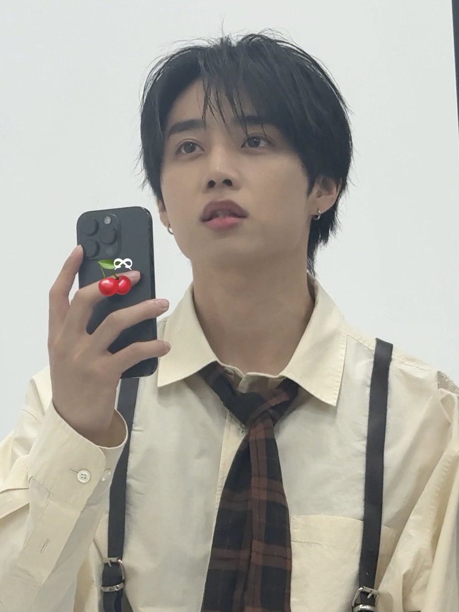 ddunluvr's tweet photo. 251120 #선우
더비가 선우를 찍는 표정이래 ㅋㅋㅋㅋㅋㅋㅋㅋ https://t.co/Lm6gRqPbkR