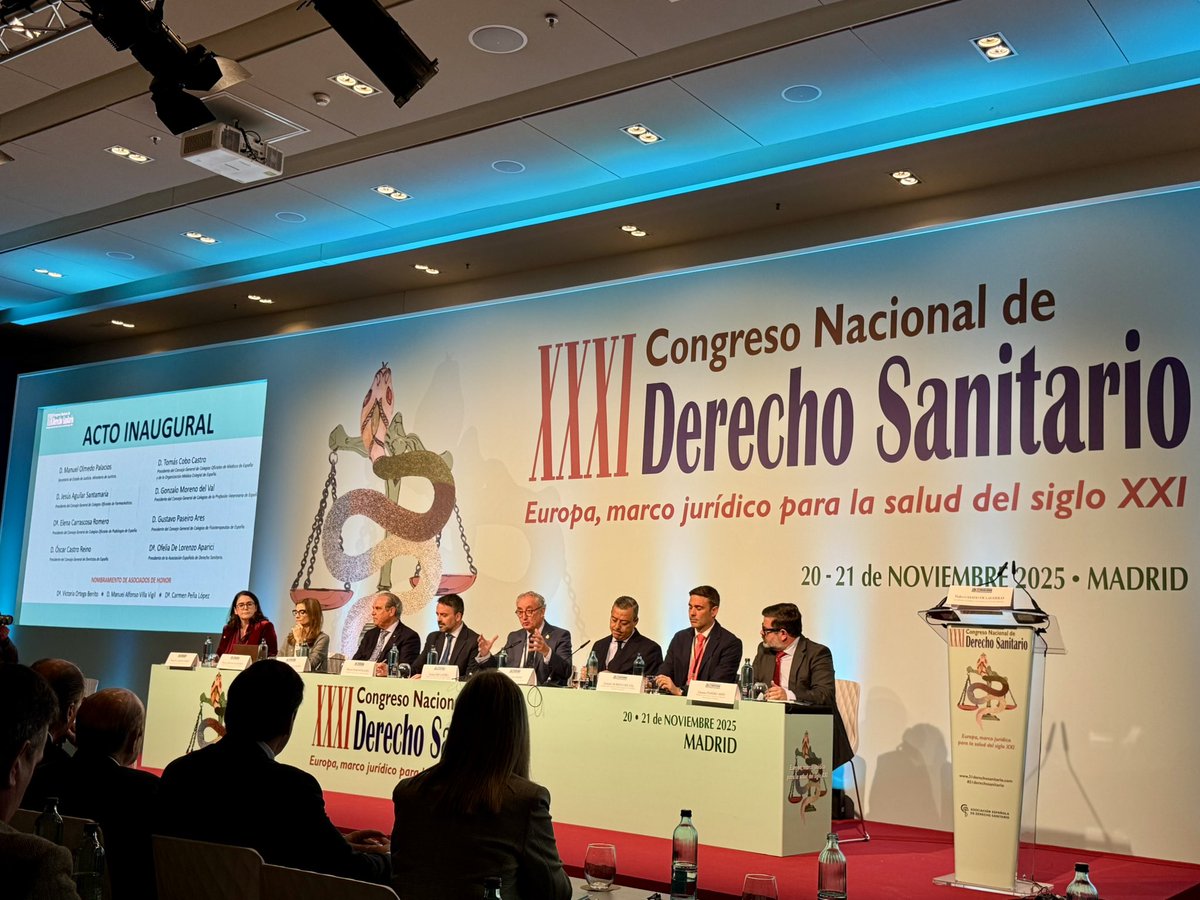 El Acto Inaugural ha reunido a las principales autoridades sanitarias y jurídicas del país. Han intervenido D. Manuel Olmedo Palacios, D. Jesús Aguilar Santamaría, Dª Elena Carrascosa Romero, D. Óscar Castro Reino, D. Tomás Cobo Castro, D. Gonzalo Moreno del Val, D. Gustavo
