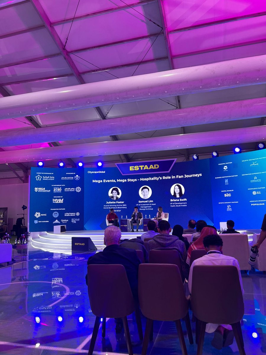 A busy day on the ESTAAD stage