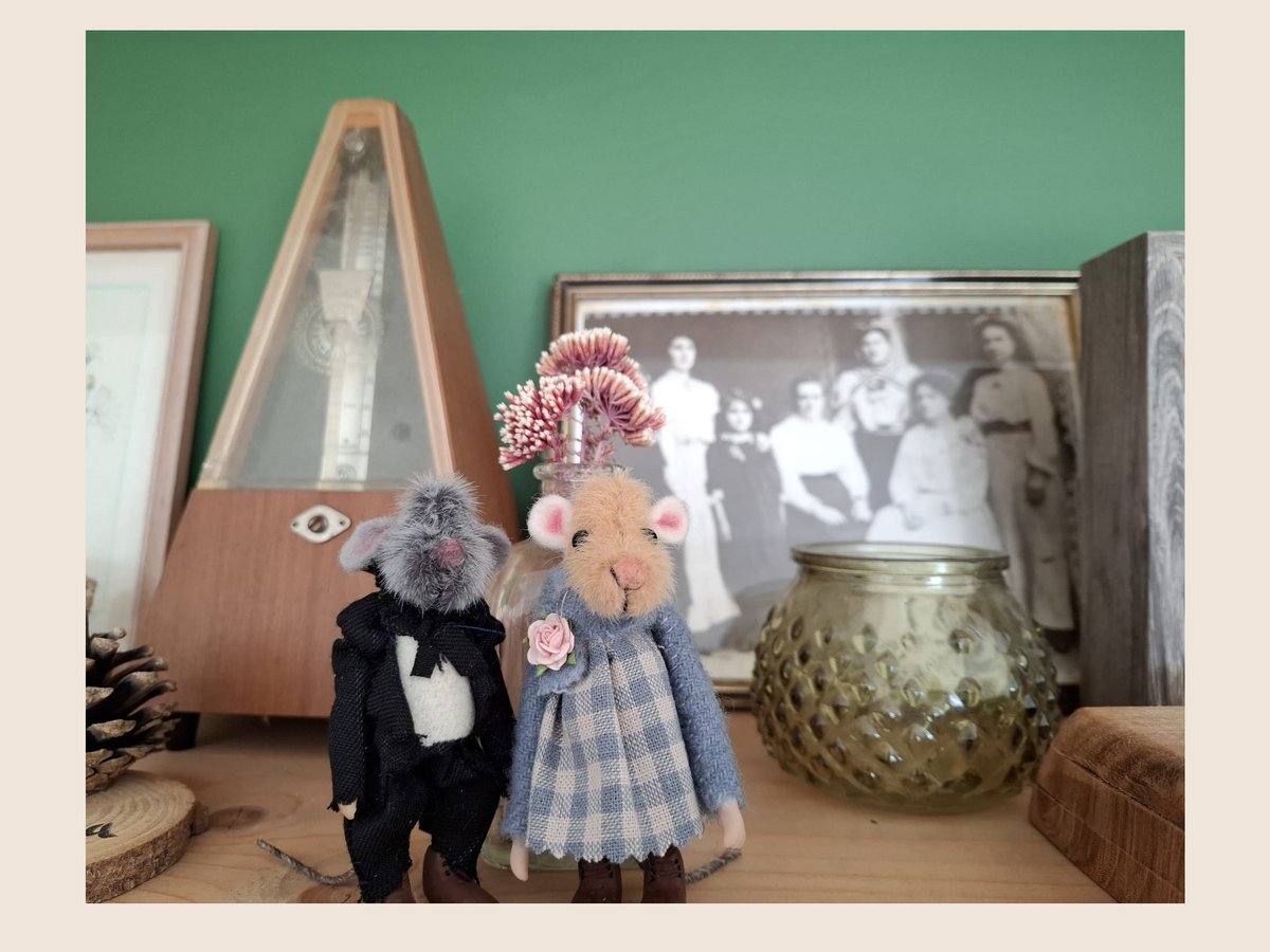 pickledesign's tweet image. We have a dusting of snow today! And the mice have escaped! These pesky two came from our wonderful clients Bertrum Muffett Creations, who we recently designed a website for :) pickledesign.co.uk/mice-adventure…