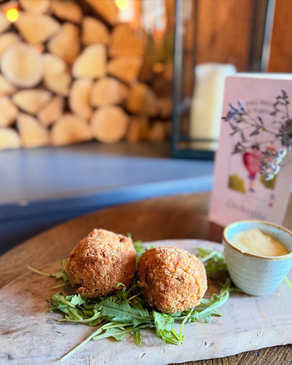 BellPubFetcham's tweet image. New to the Menu: 
Ox Cheek &amp;amp; Blue Cheese Croquettes 

Perfect for a light bite, or to indulge in before the main course arrives 

@YoungsPubs 
#newmenuitem #festivedishes #fetcham #surrey #publife