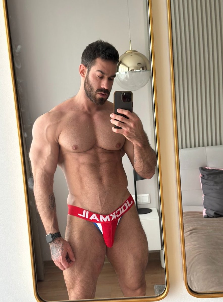 Rt if you would like to see me undressed😈