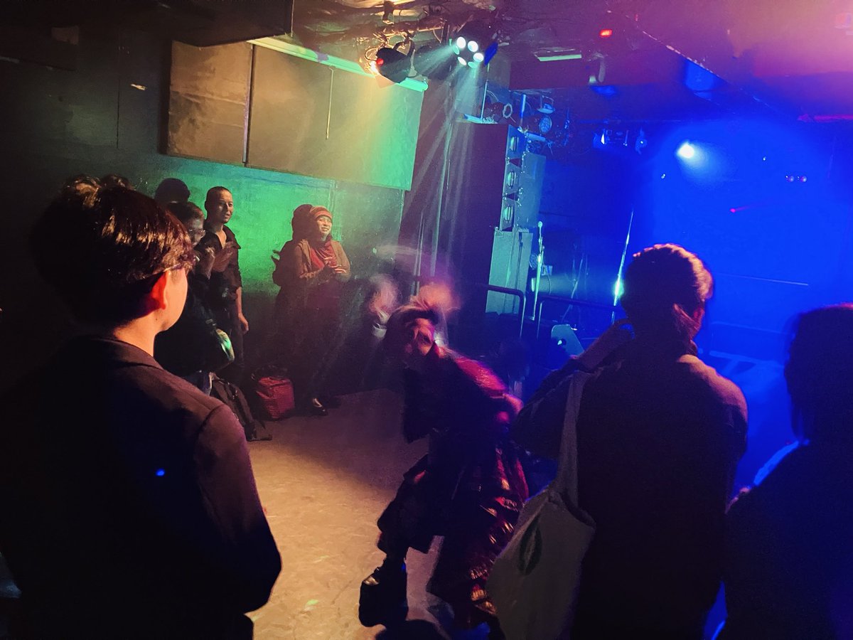 luigicolani1's tweet photo. 山本さんプロデュースの新宿クラブサイエンスライブ良かった。
どのアーティストさんも良かったけど、
ディアブルボアがパワフルでメロディアスで1番好きかも。
#diablevoix #haluka0919 https://t.co/dtAjBCDsdB