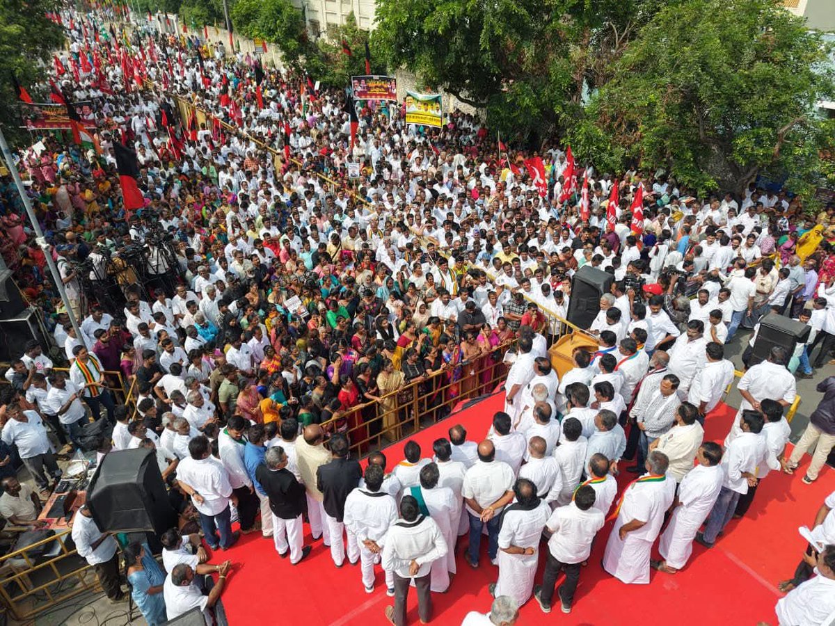 sthamiyarasan10's tweet image. மெட்ரோ ரயில் திட்டத்தை நிராகரித்த ஒன்றிய நரேந்திர மோடி அரசை கண்டித்து ஒன்று திரண்ட கோவை மக்கள். 🔥🔥🔥

கோவையை கோட்டைனு சொல்லிட்டு சுத்துது ஒரு கும்பல் 
அதுல ஓட்டை விழ போகுது பாருங்க.
#GobackModi