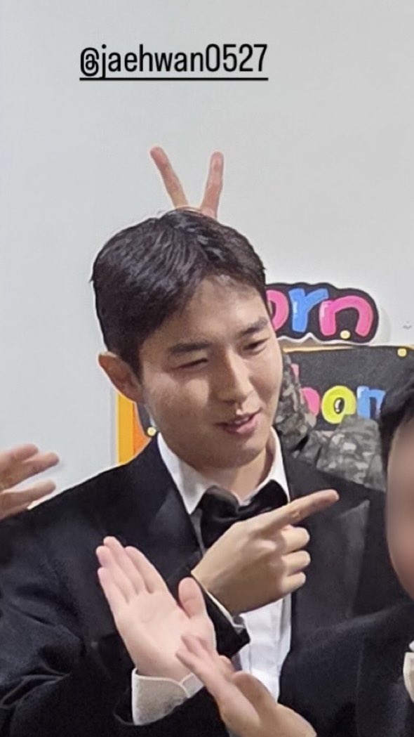 인스타스토리 재환이 등장‼️
#김재환 #KIMJAEHWAN 

🔗: instagram.com/stories/gnoowe…