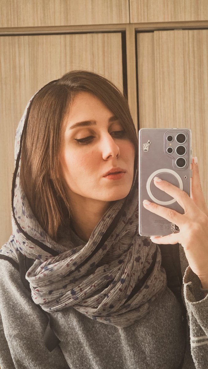 shirintlbl's tweet image. آبان باهام مهربون نبود
اما فدا سرش :)