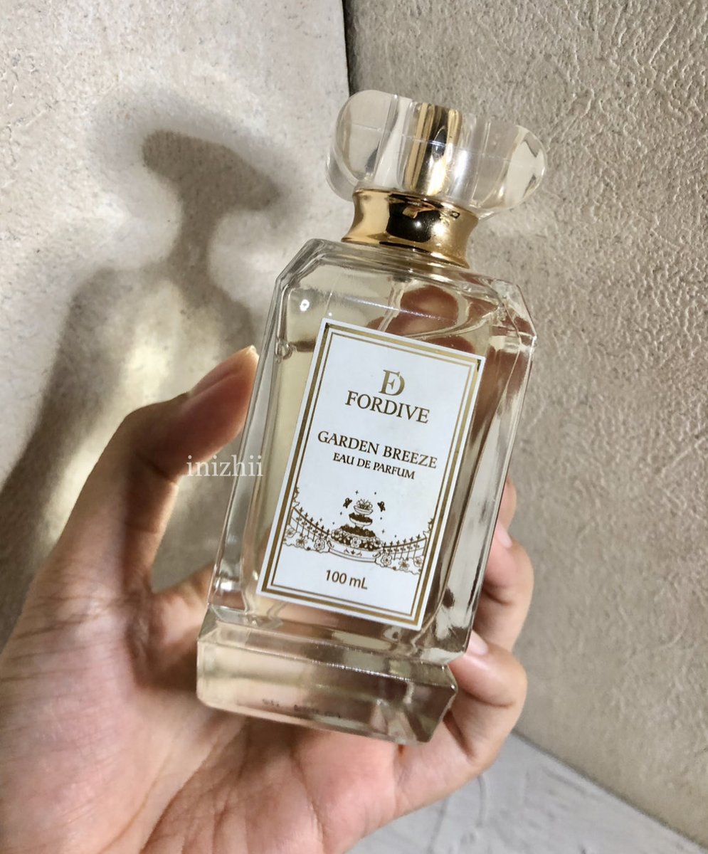 inizhii's tweet photo. Sharing the FLORAL perfumes that never fail to make me feel PRETTY 🥹💐🌸🌷 https://t.co/mflAdKzbix