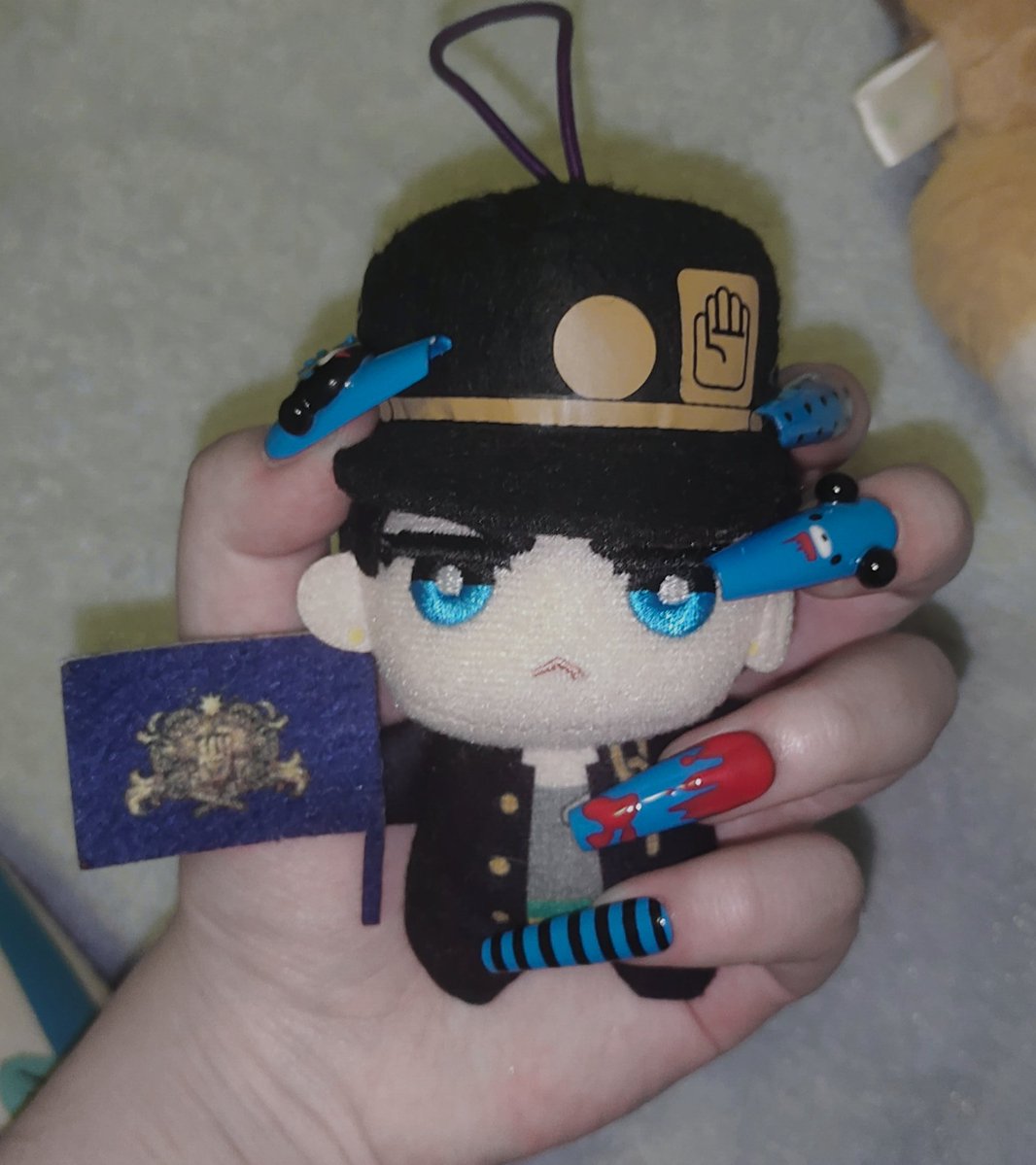 tongyu0106's tweet image. 感觉还是蓝黑更配一点。