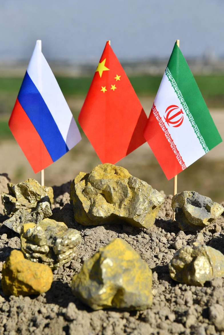 Oumar_Alansari's tweet image. روسيا الأكثر حظا.. ومخاوف من استيلاء الإرهابيين عليه:
سباق دولي على &quot;الكعكة الصفراء&quot; في النيجر

#النيجر #روسيا #الصين #إيران
وكالات: تثير الأخبار حول إمكانية بيع النيجر 1000 طن متري من اليورانيوم إلى  روسيا قلقا متزايدا في باريس وعواصم أوروبية أخرى، نظرا لما يكتنف هذه الصفقة من…