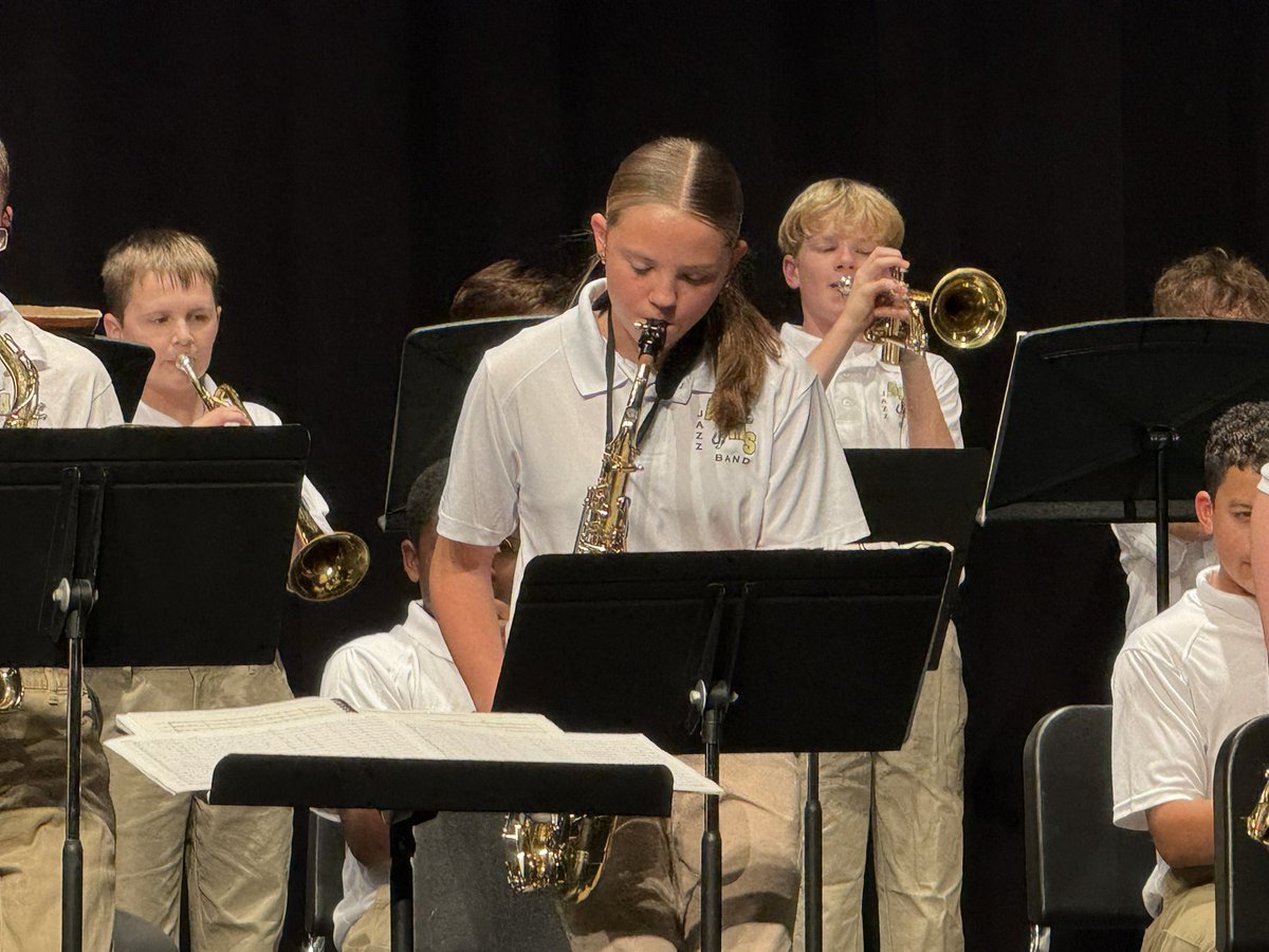 shawnknopp's tweet image. Madelyn and Violet had two awesome band concerts this week. It’s so fun to see them enjoying both their jazz band and concert band experiences! ☺️