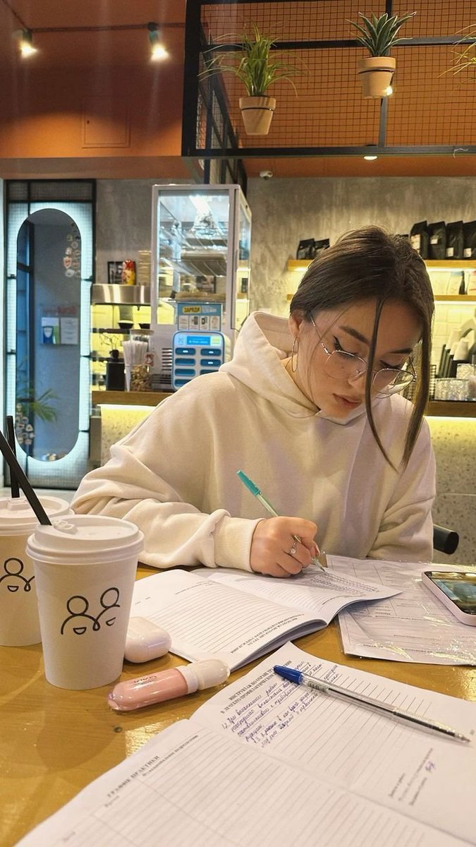 ValeriA_Tech's tweet image. Estaba quemada.

Sin tiempo.

Sin foco.

Hasta que encontré estas 9 herramientas de IA.

Ahora trabajo menos y produzco más.

Aquí va la lista 👇