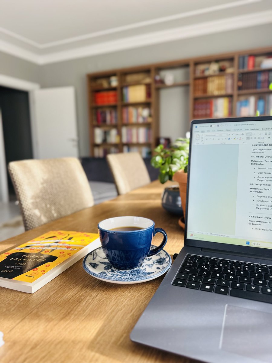 Sessiz bir köşe, sıcak bir kahve