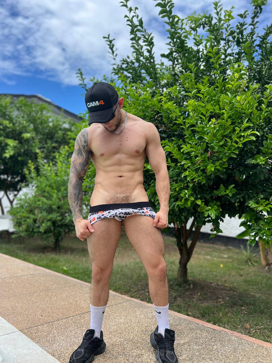 Andrew 👑🇩🇪🇨🇴 tweet media