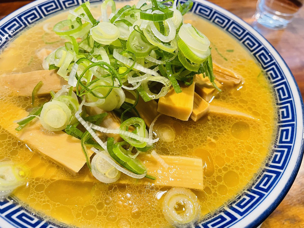 本日のお昼は、行きつけのメンマラーメン屋さんでした😋🍜