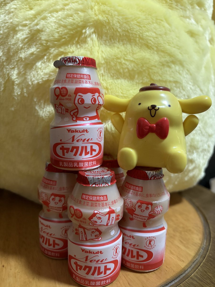 i_147_'s tweet photo. ヤクルトマンとお揃いのコスチュームが
かっこいいね✨
ヤクルト飲んで
もっとも〜っとおおきくなろうね！ https://t.co/Dn1NvFdSxT
