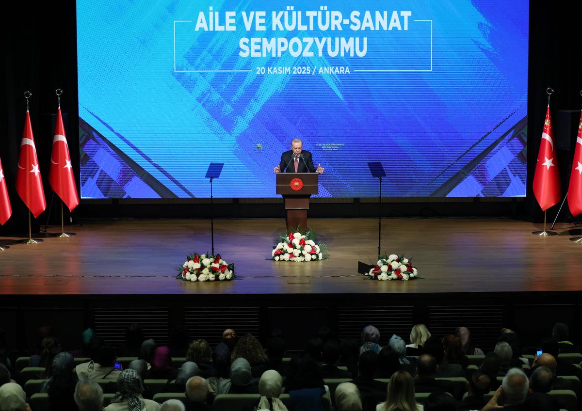 Cumhurbaşkanımız Sayın Recep Tayyip Erdoğan:

"Bireyi güçlendirmeden aileyi, 
Aileyi güçlendirmeden de milleti ve devleti yaşatamazsınız."