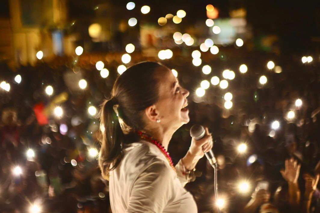 Se viene la Venezuela luminosa.

Nunca más la oscuridad socialista.