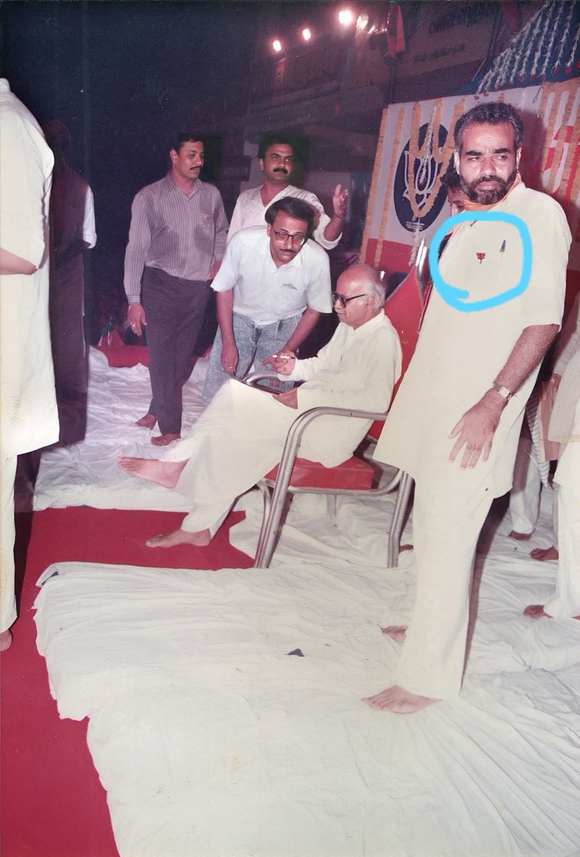 jpsin1's tweet image. साधारण कार्यकर्ता से प्रधानमंत्री तक

 यह सिर्फ बीजेपी में ही संभव है