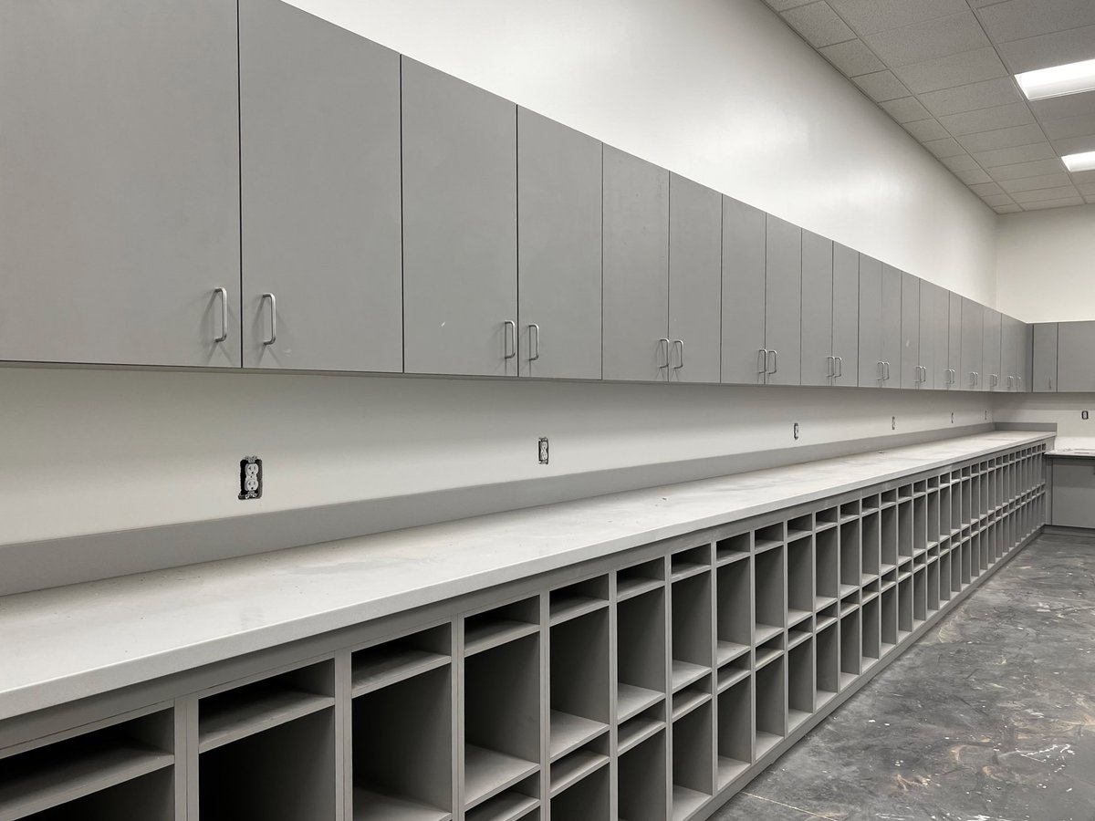 2rmillwork's tweet photo. Fresh install! ✔️
Sleek gray cabinetry, tons of storage, and a clean modern finish.
Built to work. Built to last. 💪
#Millwork #Cabinetry #HoustonConstruction #Craftsmanship https://t.co/LcERD7PizH