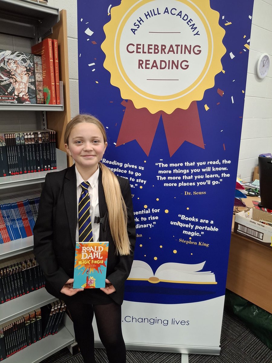 Paris M finished her book and won a prize from the reading vending machine 👏

Well done Paris!