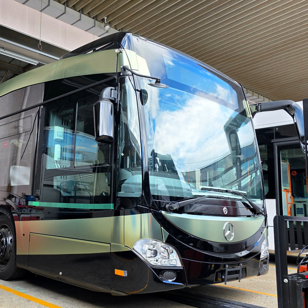 SRT_nagoya's tweet photo. Citaro Gの外装がSRT仕様のデザインになりました。車両担当 https://t.co/hjMfV9aN6V