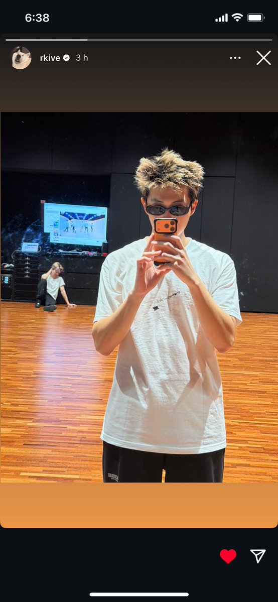 dixnx_j's tweet image. ESTÁN PRACTICANDO DYNAMITE 😭😭😭😭😭😭😭😭😭😭😭😭 AUXILIOOOOOOOOOOO!!!! YA VIENEN LS QUE SERÁN SUS PRIMERAS PRESENTACIONES EN VIVO PARA MI 😭, MI PRIMER COMEBACK, NO PUEDO, NO PUEDO, NO PUEDOOOOOOOOOOOOOOOOOOOOOOO.