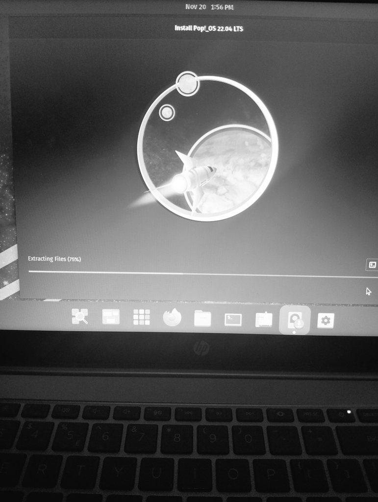 Craig_Hlongwani's tweet image. Goodbye Windows 😭💪
...Pop!_OS installed successfully....

#linuxtopic #DeveloperCommunity