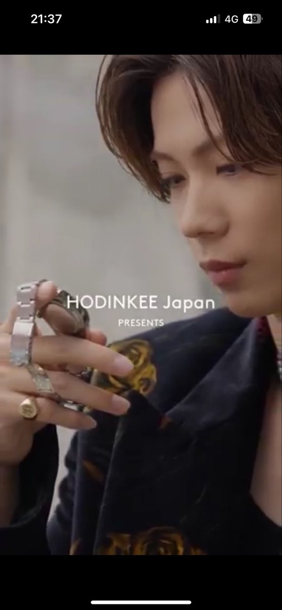 神くんかっこいいわー😍
しかもAMIRIがすっごく似合ってる😍
この柄のスーツこんなに似合う人いる？
 #ホディンキー
#神宮寺勇太