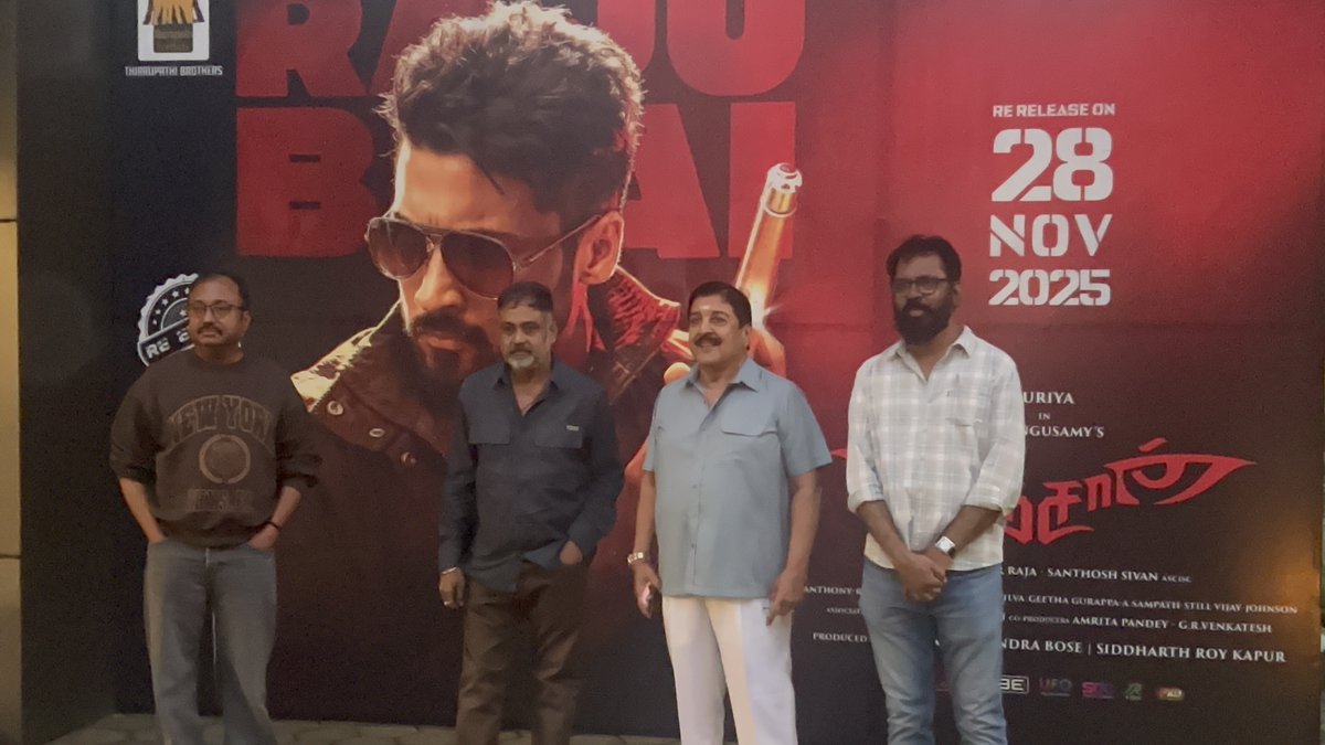 AyanSuriya_offl's tweet image. Power-packed duo! #Sivakumar ayya and Dir @dirlingusamy Sir make heads turn at Anjaan private celebrity screening!!🔥🔥

#Anjaan #Suriya #AnjaanReRelease
