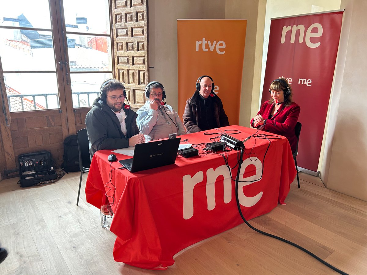 Emitiendo en directo <a href="/rne/">Radio Nacional</a> <a href="/radio5_rne/">Radio 5</a> desde la futura sede del Instituto Navarro de la Memoria, Palacio Rozalejo, con motivo del 50 aniversario del 20N, muerte de Franco y fin de la dictadura. En breve también en <a href="/La1_tve/">La 1</a> Telenavarra