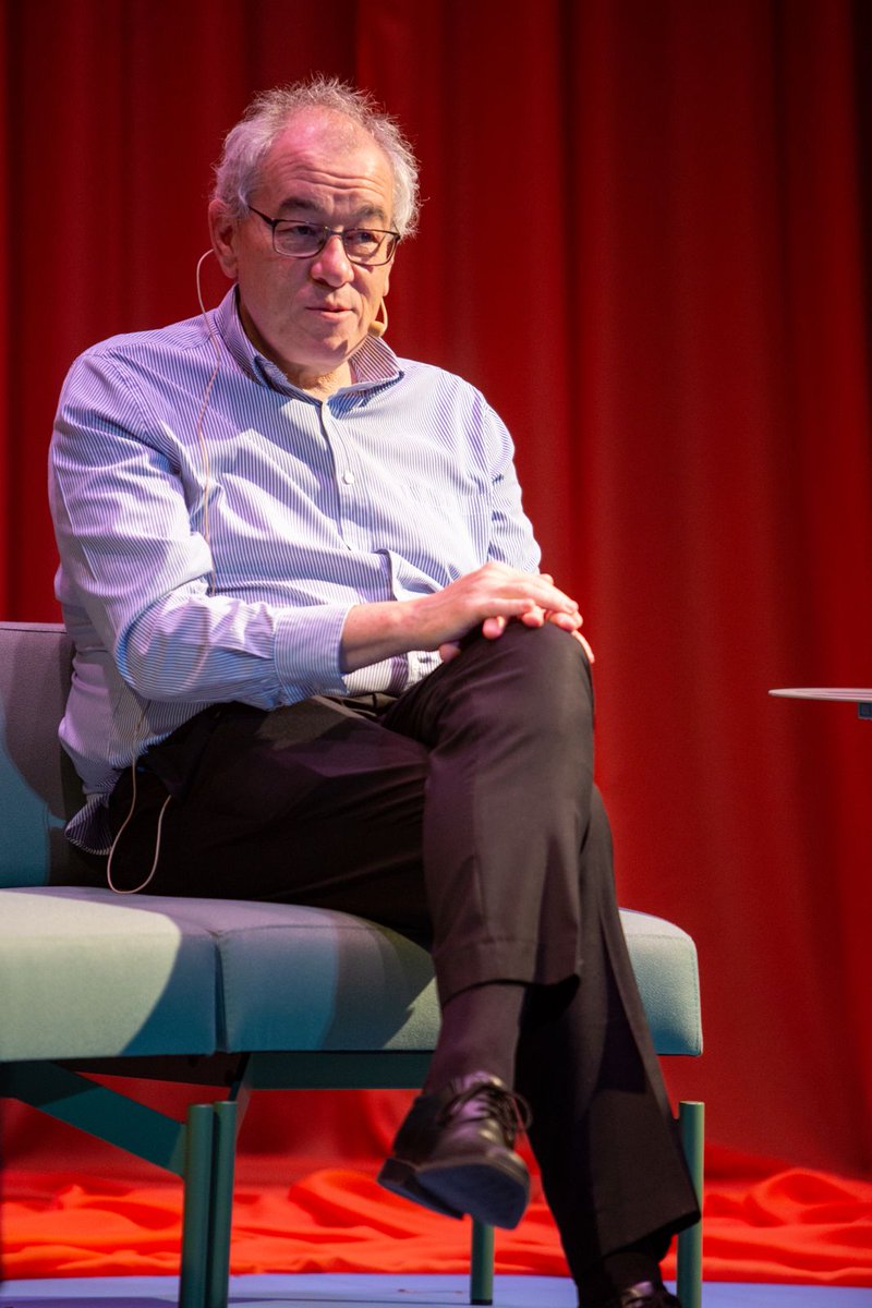 Hay que pensar en digital. ¿Cómo pensamos en digital?
Primera pregunta de <a href="/mordecki/">Daniel Mordecki</a> Director Ejecutivo de <a href="/agesic/">Agesic</a> para reflexionar sobre este concepto y cómo lo aplicamos en el Estado. 
#BurocraciaCreativa UY 2025 🇺🇾