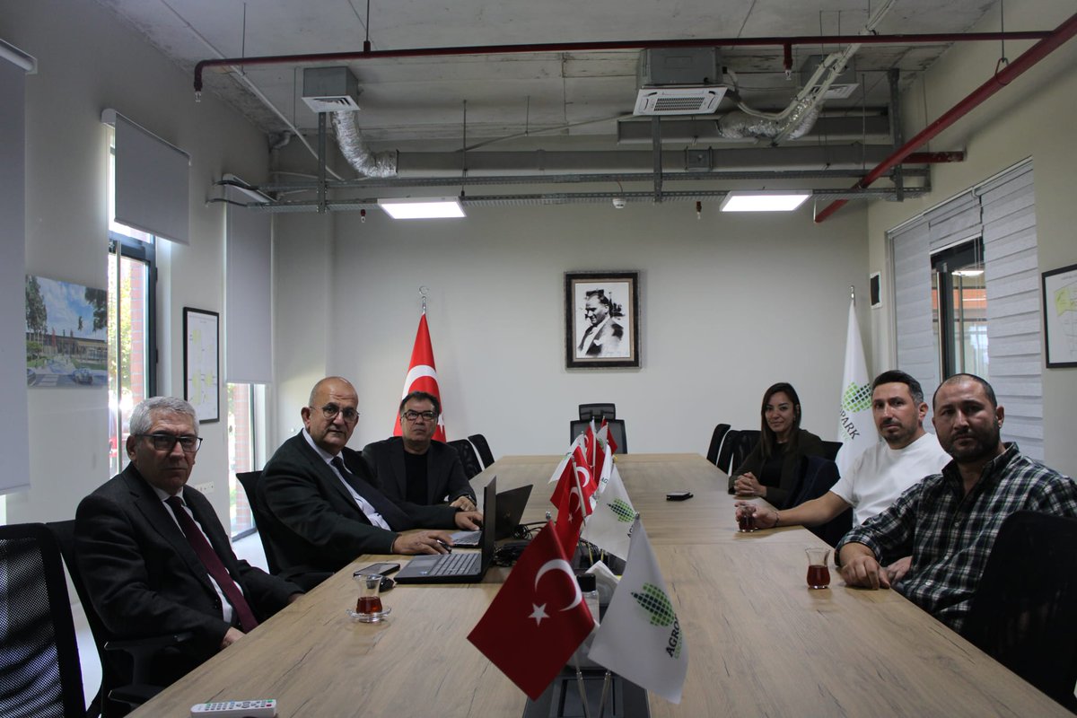 Ekonomi Gazetesi tarım yazarı Ali Ekber YILDIRIM ve Tarsus Organize Sanayi Bölgesi Bölge Müdür Yardımcısı Tuğçe TOPALOĞLU ile birlikte, Mersin Agropark Yönetim Kurulu Başkan Yardımcısı Hasan Ruhi KOÇAK ev sahipliğinde Agropark’ta kapsamlı bir sunum ve saha gezisi gerçekleştirdik.