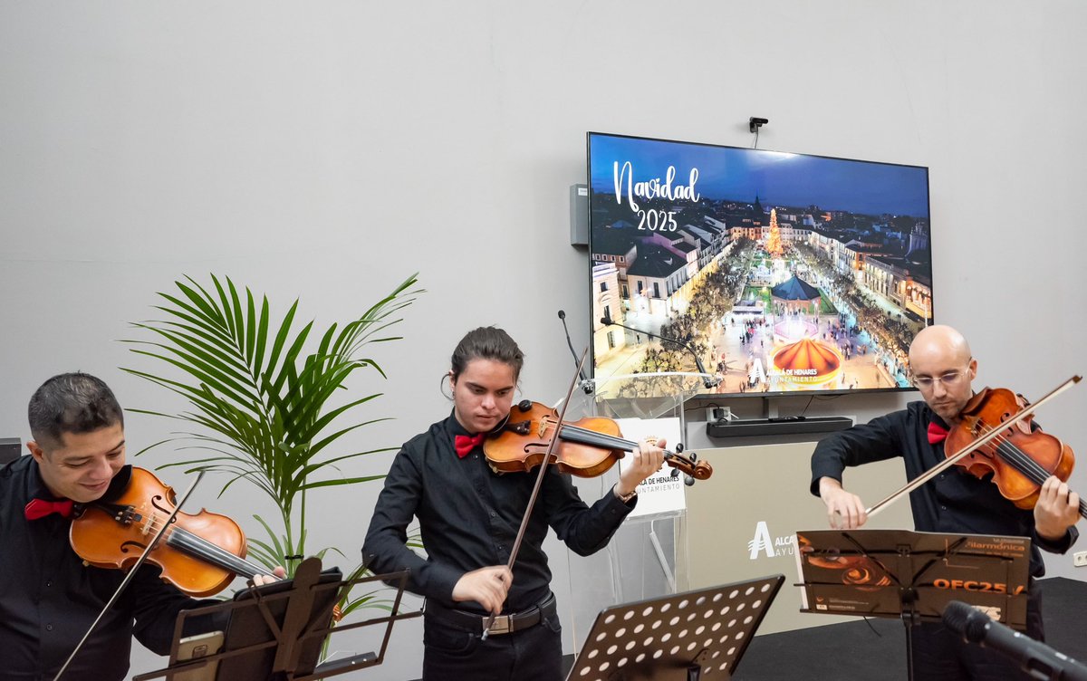 NAVIDAD ALCALÁ 2025 |
🎄 La primera teniente de alcaldesa, Isabel Ruiz (<a href="/IsabelRuizMald/">Isabel RuizMaldonado</a>) y el concejal de Fiestas y Tradiciones Populares, Antonio Saldaña (<a href="/AntonioSalda92/">Antonio Saldaña</a>), han presentado el avance de la programación de la 'Navidad Alcalá 2025', que será inaugurada el próximo 29