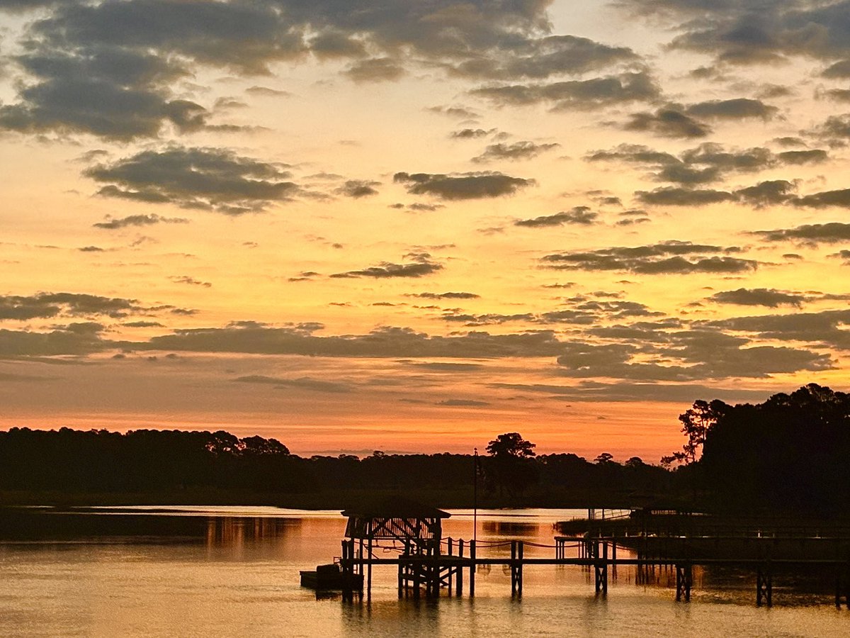 Good morning! #Calabash <a href="/EdPiotrowski/">Ed Piotrowski</a> <a href="/medwick/">Gannon Medwick</a> <a href="/DylanHudlerWXII/">Dylan Hudler</a> <a href="/jamiearnoldWMBF/">Jamie Arnold WMBF</a> <a href="/LeeHaywoodWX/">Lee Haywood</a> <a href="/dogwoodblooms/">Cassie Clark</a> <a href="/marioncaldwx/">Marion Caldwell</a> <a href="/JustinMcKeeWx/">Justin McKee</a> <a href="/StarboardRail/">The Starboard Rail</a> <a href="/ThePhotoHour/">#ThePhotoHour</a> <a href="/CMorganWX/">Christian Morgan</a> <a href="/Christina4casts/">Christina Anthony</a> <a href="/AndrewWMBF/">Andrew Dockery</a> <a href="/ScottyPowellWX/">Scotty Powell</a> <a href="/jgreenhillwx/">Jenna Greenhill</a> <a href="/TimBuckleyWX/">Tim Buckley</a> <a href="/matt_wx/">Meteorologist Matt Bullock</a> <a href="/clairefrywx/">Claire Fry</a>