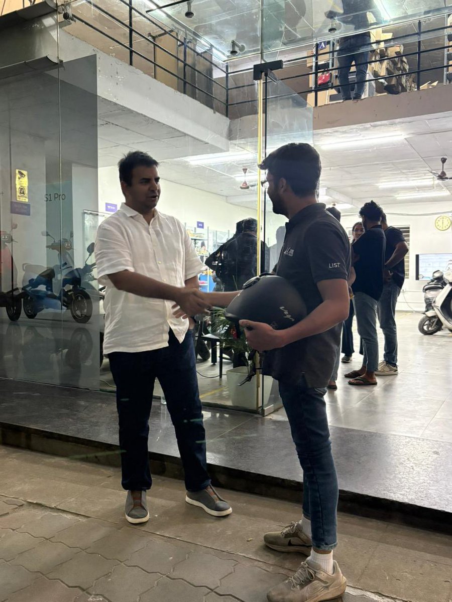 bhash's tweet image. Morning factory. Evening service, stores and customer interactions!

Basics 😎❤️