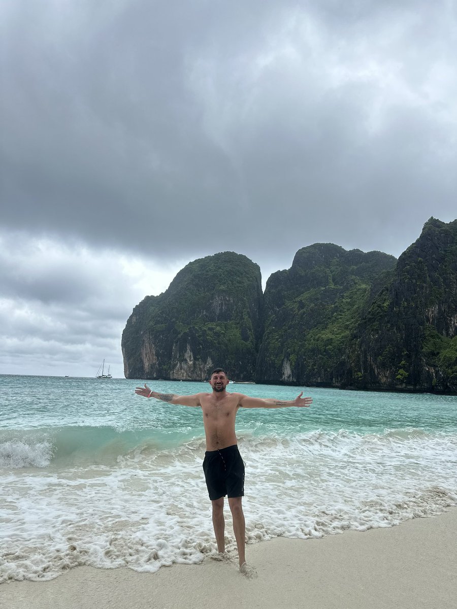 radley_ellis's tweet image. Up them Thailand tics 🫡 #wafc