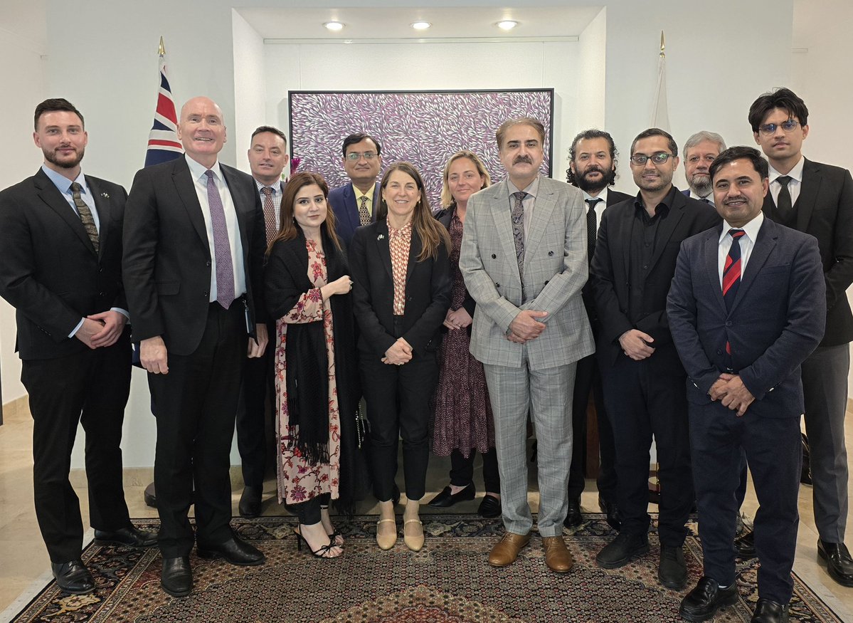 jameelaq's tweet image. Fruitful discussion on the Pak‑Australia Bilateral Investment Treaty talks. Our appreciation to High Commissioner H.E. Timothy Kane &amp;amp; technical teams for their constructive spirit. The treaty will unlock new investments in various sectors
#RisingPakistan
#SIFC
#BoardofInvestment