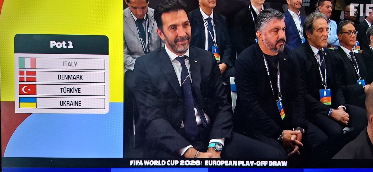 XavBarretFoot's tweet image. Ça devrait passer pour les Azzurri à la #WC2026: l&apos;Italie 🇮🇹 recevra l&apos;Irlande Nord 🇬🇧 avant d&apos;aller au pays de Galles 🏴󠁧󠁢󠁷󠁬󠁳󠁿 ou en Bosnie 🇧🇦 ⚽️ les autres barrages, le Danemark 🇩🇰 devra aller en Rep tchèque 🇨🇿 ou en Irlande 🇮🇪 ; possible Ukraine 🇺🇦 Pologne🇵🇱 ; Turquie 🇹🇷 bien placée