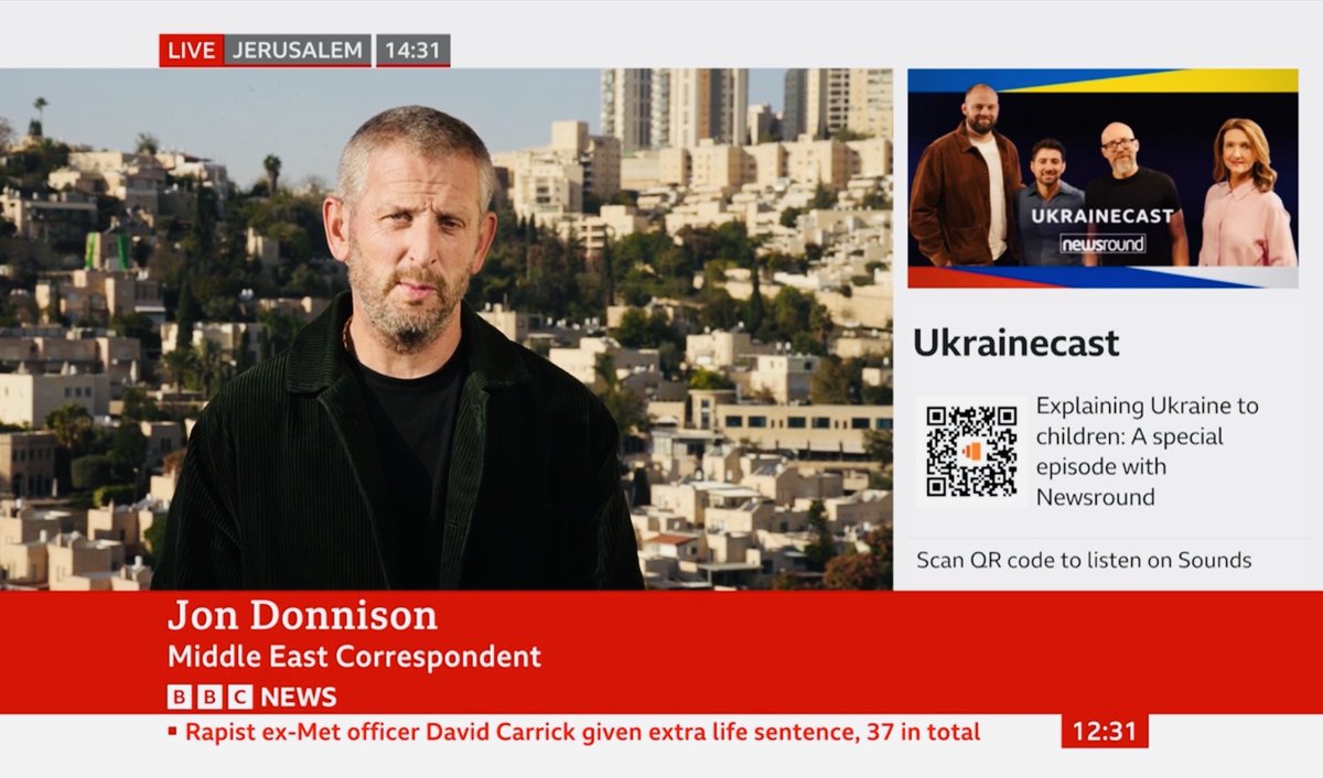 NerosSlacker's tweet image. I see the bosses have let &quot;Jonny No Cash&quot; off the leash in the Middle East Again. Fools. Are my eyes deceiving me, or is green the new black for @jondonnisonbbc ?